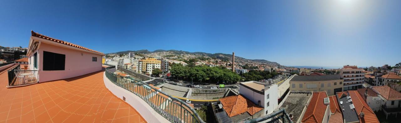Garden And Seaview Apartment - Free Parking Funchal  Bagian luar foto