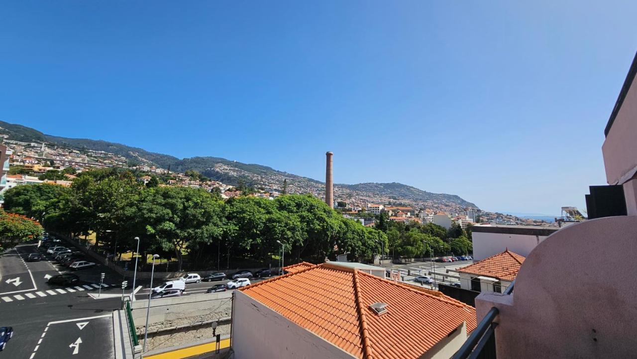 Garden And Seaview Apartment - Free Parking Funchal  Bagian luar foto